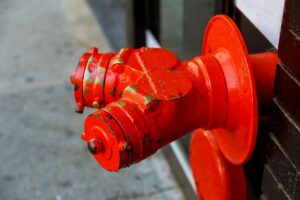 Une borne où il peut y avoir des fuites dans les conduites d'incendie par ARDF 35
