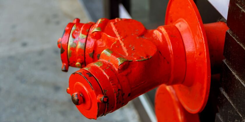 Une borne où il peut y avoir des fuites dans les conduites d'incendie par ARDF 35