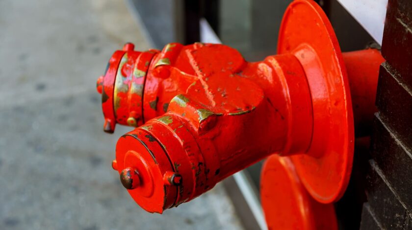 Une borne où il peut y avoir des fuites dans les conduites d'incendie par ARDF 35